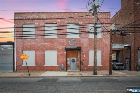 Photo of 127 Coit Street, Irvington, NJ 07111 (MLS # 25043172)