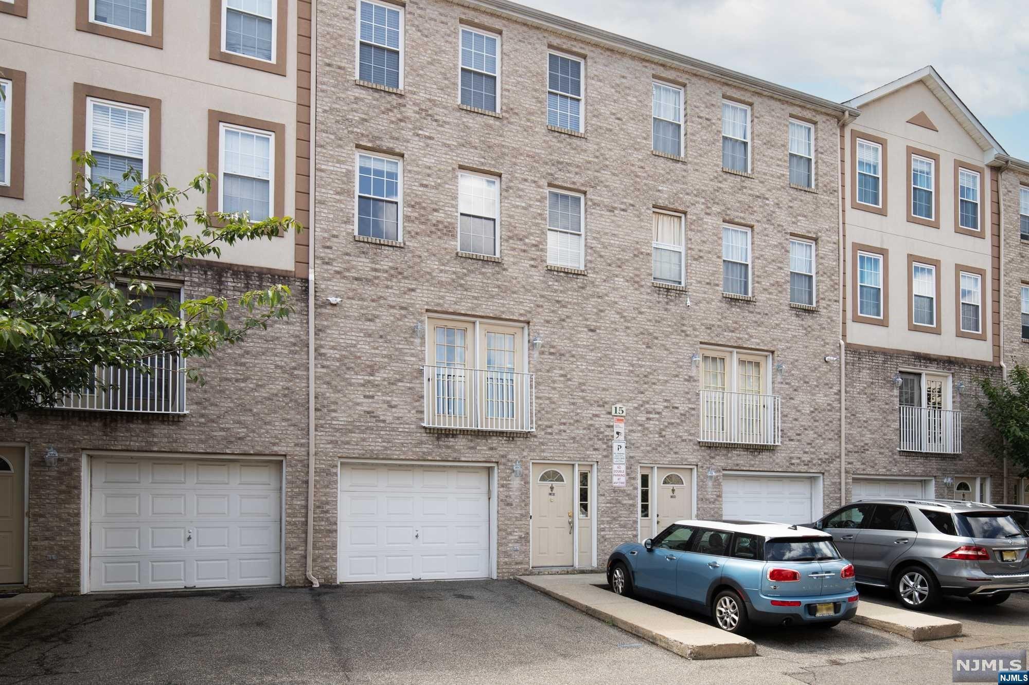 15 Zabriskie Street 1505