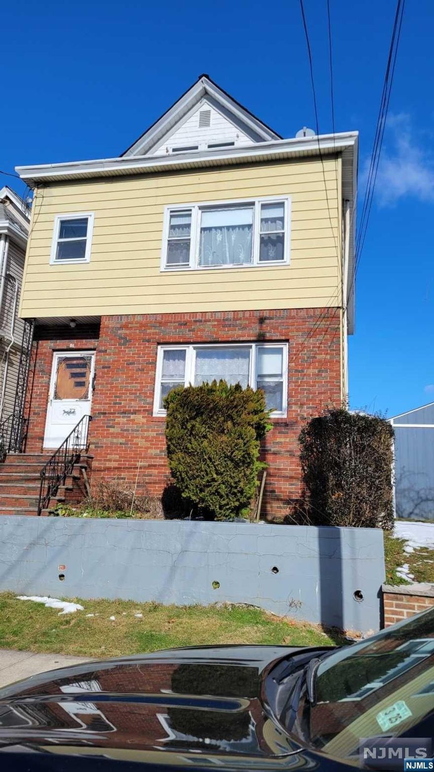 This is an excellent opportunity to own a 2-family home with additional living space in the top floor. An affordable home to live in or an excellent investment opportunity. Come and see for yourself.