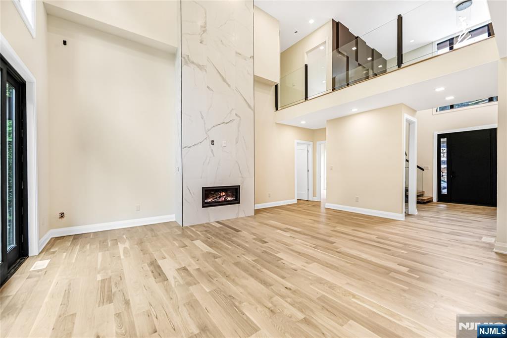 Saddle River, New Jersey 07458, United States, 5 Bedrooms Bedrooms, ,5 BathroomsBathrooms,Residential,Active,195534