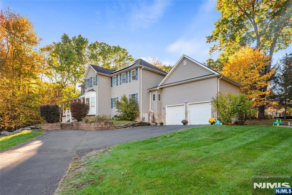 4 Ottawa Lane