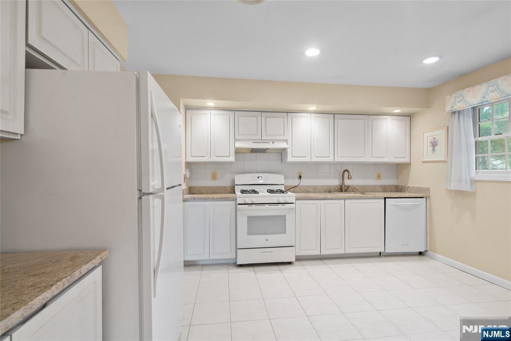 2 Tanglewood Drive