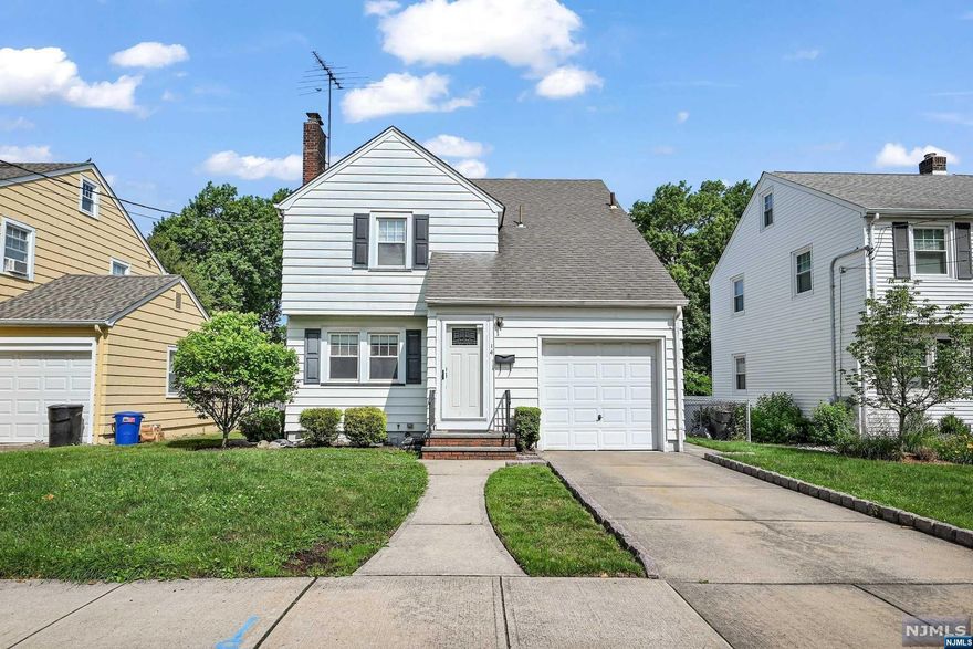 Welcome to this stunning, move-in-ready home. An amazing 2-story Colonial is located on a dead end street. This updated home features 3 bedrooms, gleaming hardwood floors thru out, modern eat in kitchen. Fully fenced rear yard.