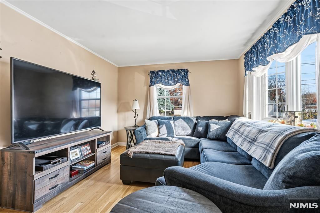 Photo of 4 Wayside Lane, Nutley, NJ 07110 (MLS # 25040644)