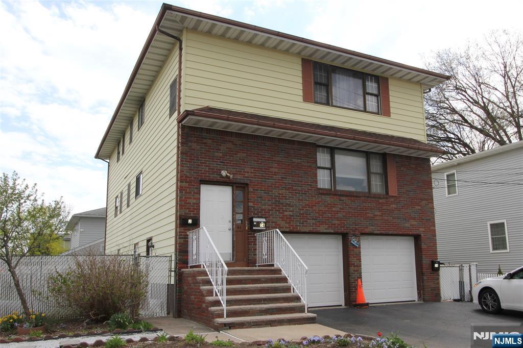 Rental Property at 54 Philip Ave 1, Elmwood Park, New Jersey - Bedrooms: 3 
Bathrooms: 2 
Rooms: 6  - $2,500 MO.
