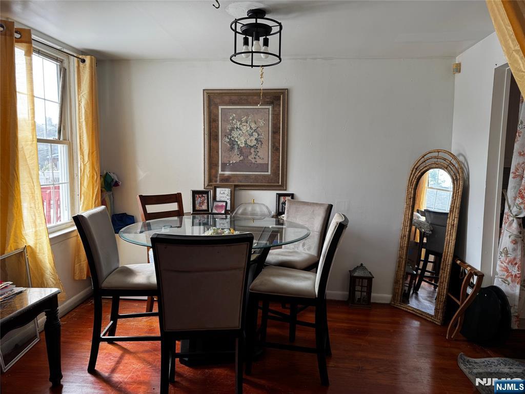 300 Delano Place
