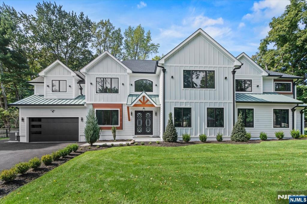 23 Brook Road, Upper Saddle River, New Jersey - 5 Bedrooms  
5 Bathrooms  
12 Rooms - 