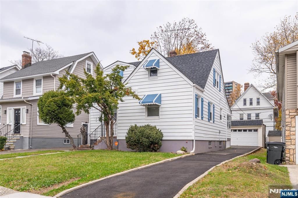 Photo of 344 Elmwood Avenue, East Orange, NJ 07018 (MLS # 25030181)