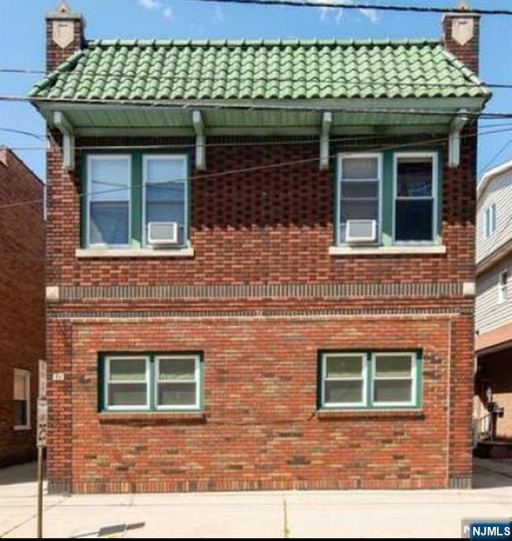 Rental Property at 74 Wallington Ave 2, Wallington, New Jersey - Bedrooms: 2 
Bathrooms: 1 
Rooms: 5  - $2,500 MO.