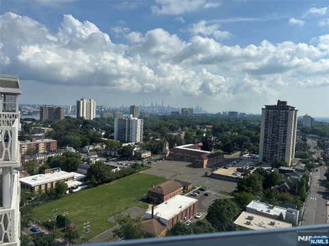 Photo of 2000 Linwood Avenue #23N, Fort Lee, NJ 07024 (MLS # 26010110)