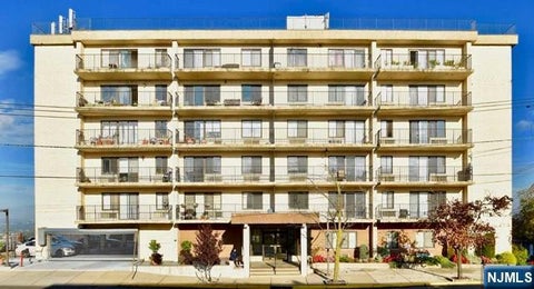 Photo of 233 12th St #2A, Palisades Park, NJ 07650 (MLS # 26030656)