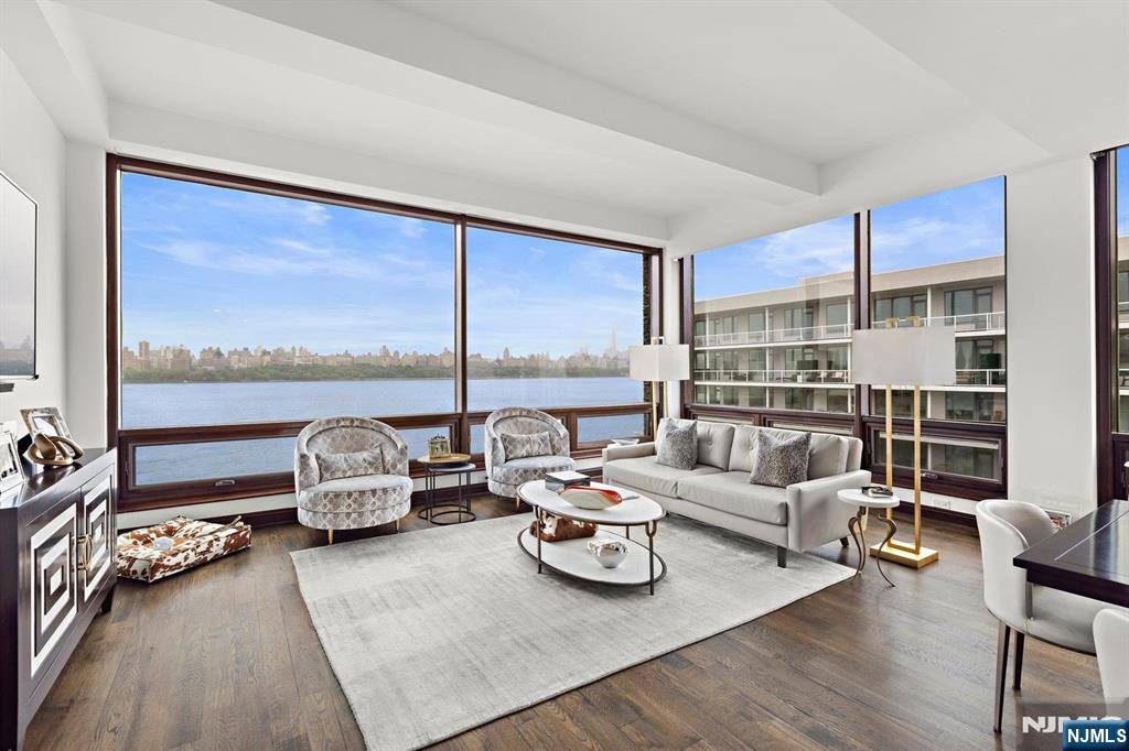 Homes for Sale in Northern NJ | ThisIsRiverEdge.com 9 Somerset Lane 501