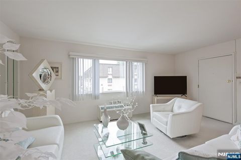 46 Watsessing Avenue Unit A8, Belleville, NJ 07109 - MLS#: 25012365