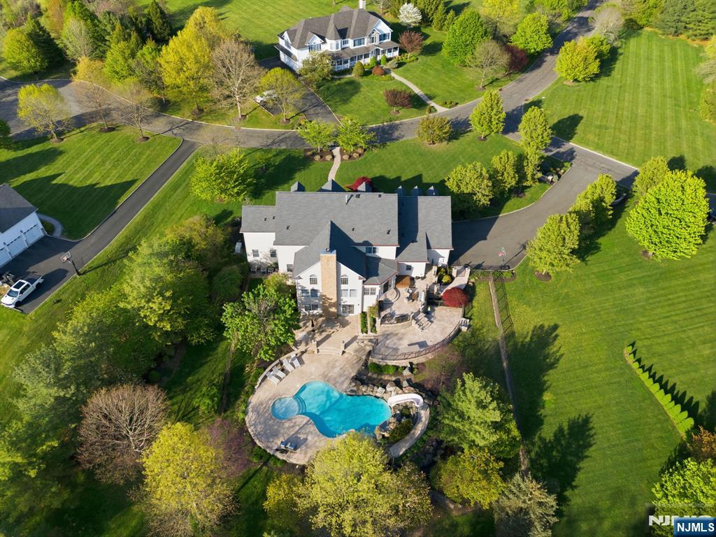 2 Hillas Lane