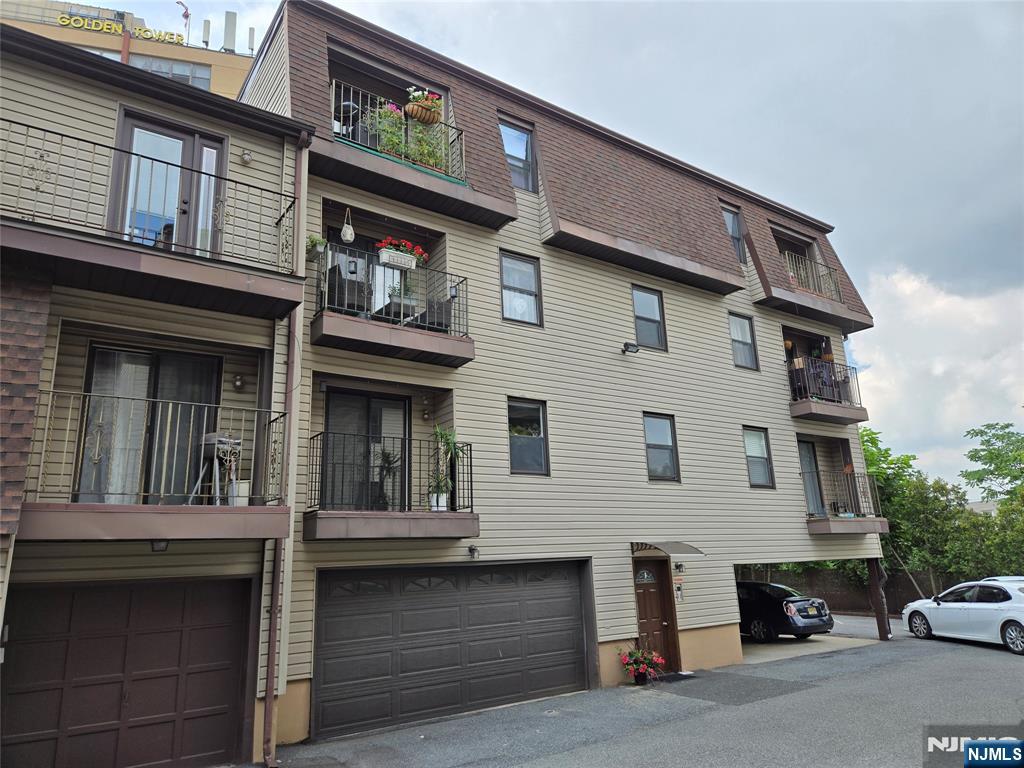 233 Midland Avenue 109