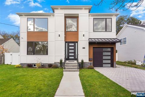 Photo of 1225 Eastern Drive, Fair Lawn, NJ 07410 (MLS # 26007093)