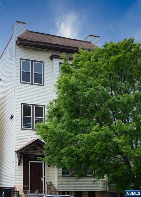 Photo of 428 Avon Ave, Newark, NJ 07108 (MLS # 26016913)