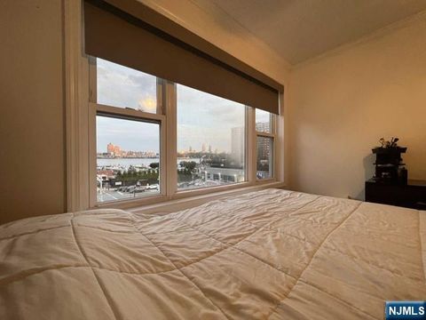 Photo of 11 Beverly, Edgewater, NJ 07020 (MLS # 26013439)