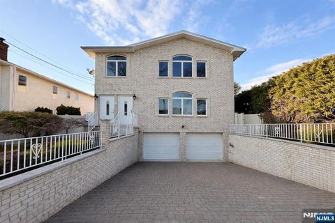 Photo of 121 Philip Ave #2, Elmwood Park, NJ 07407 (MLS # 26010211)