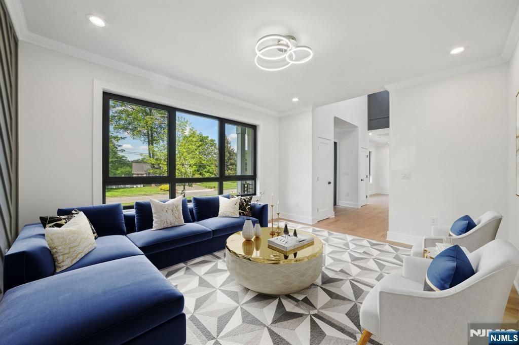 Photo of 5 Foxcroft Drive, Livingston, NJ 07039 (MLS # 26005348)