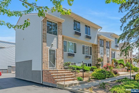 Photo of 228 Johnson AVE #5, Hackensack, NJ 07601 (MLS # 26018730)