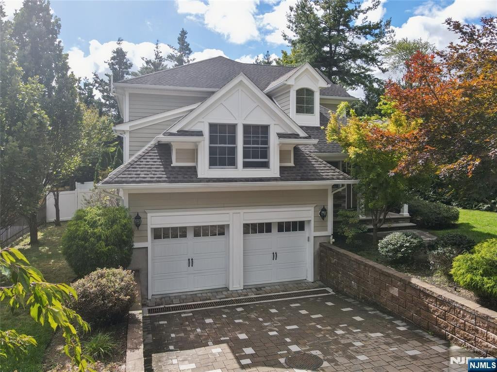 Homes for Sale in Northern NJ | ThisIsRiverEdge.com 84 Woodmere Lane