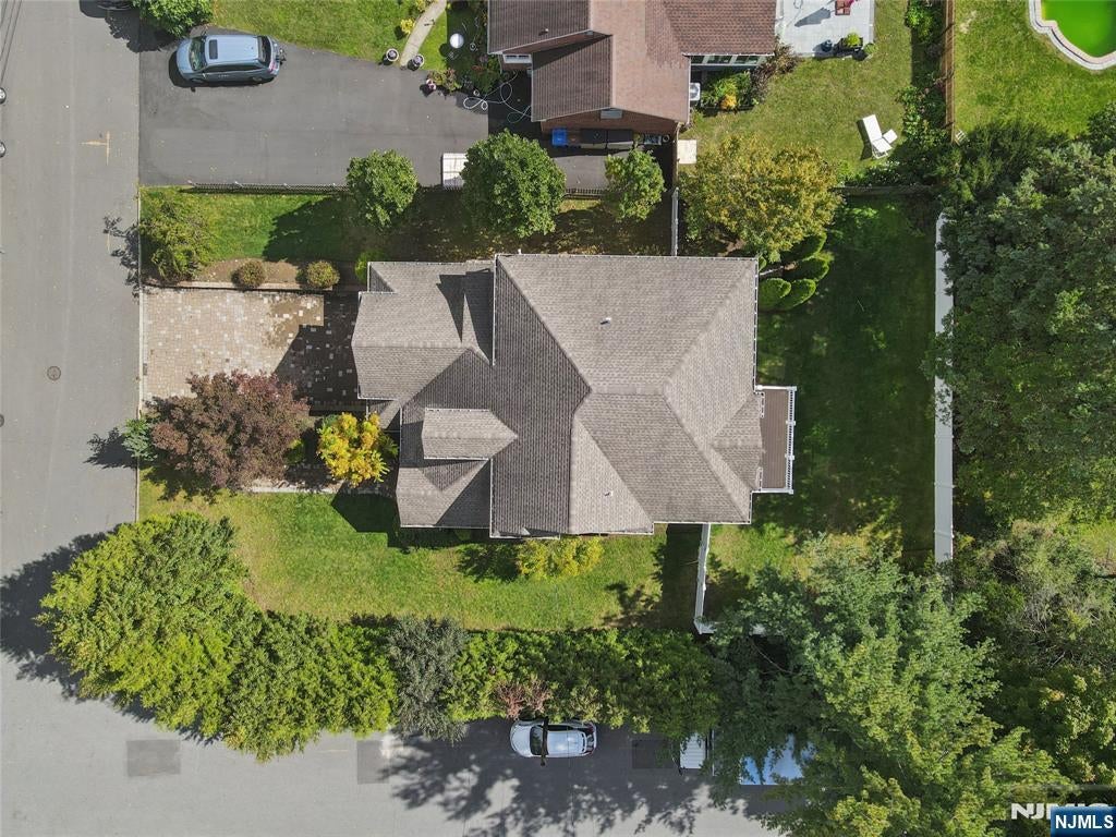 Homes for Sale in Northern NJ | ThisIsRiverEdge.com 84 Woodmere Lane