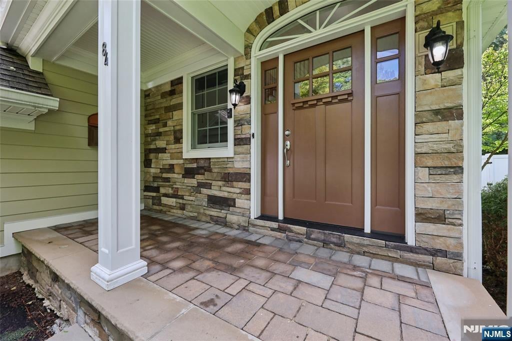 Homes for Sale in Northern NJ | ThisIsRiverEdge.com 84 Woodmere Lane