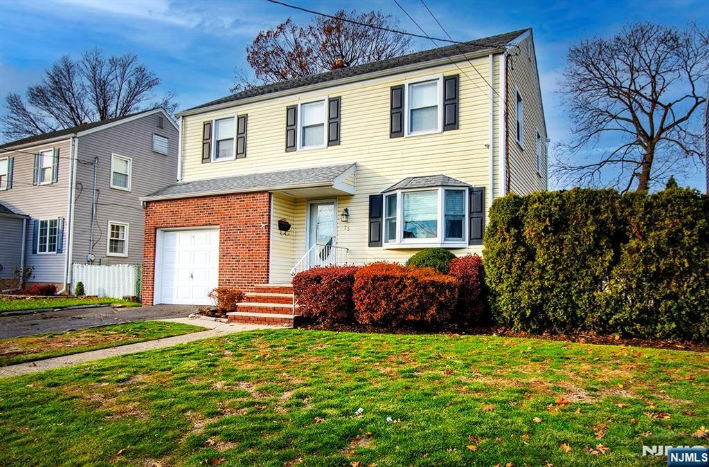 Photo of 75 17th Avenue, Elmwood Park, NJ 07407 (MLS # 26011374)