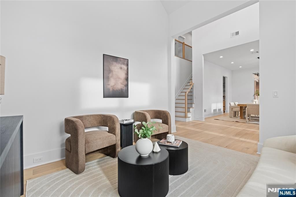 Photo of 327 Harristown Road, Glen Rock, NJ 07452 (MLS # 25044209)