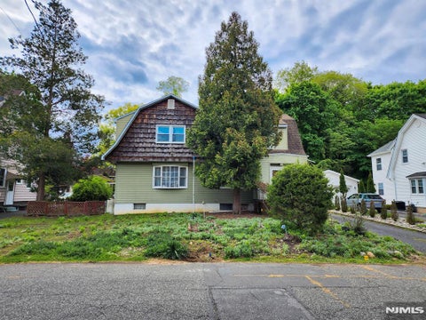 Photo of 88 Columbus Avenue, Harrington Park, NJ 07640 (MLS # 26020459)