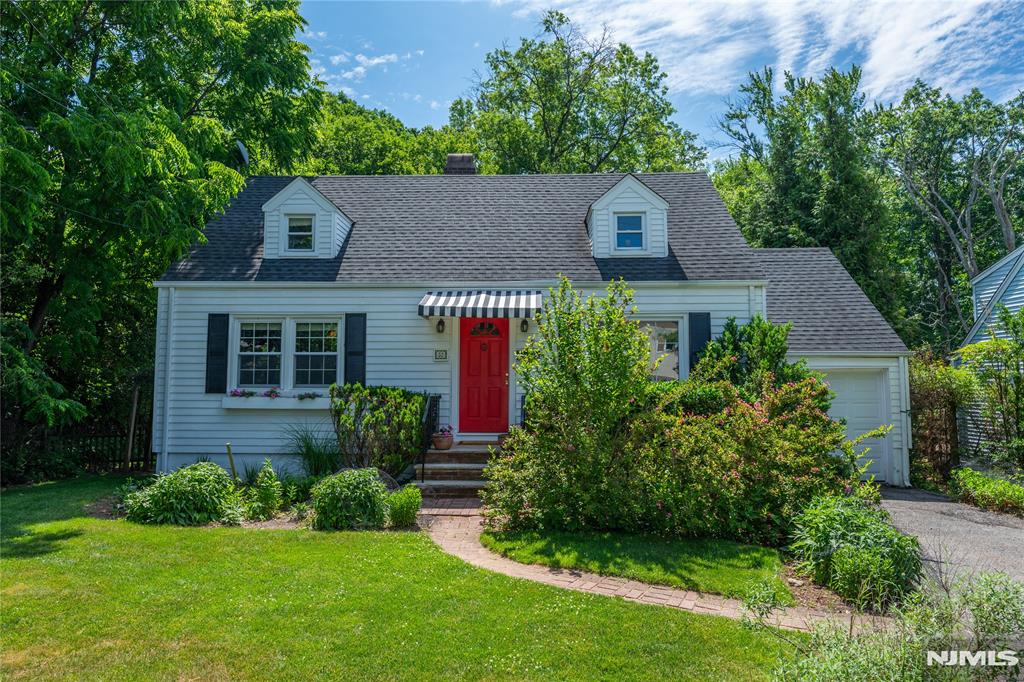 33 Glenview Drive