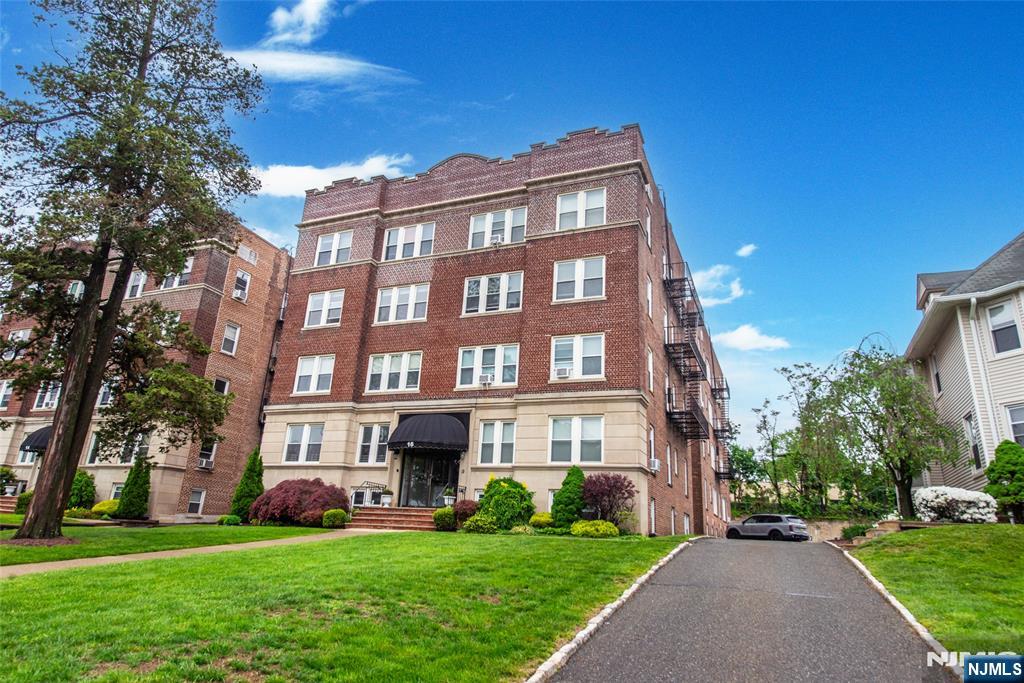 16 Forest Street C6204, Montclair, New Jersey - 1 Bedrooms  
1 Bathrooms - 