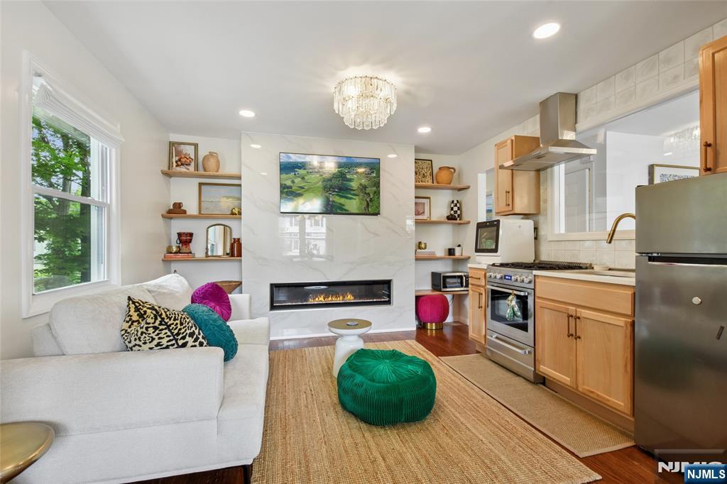 Property for Sale at 121 3rd Street, South Orange Village, New Jersey - Bedrooms: 6 
Bathrooms: 5 
Rooms: 9  - $1,075,000