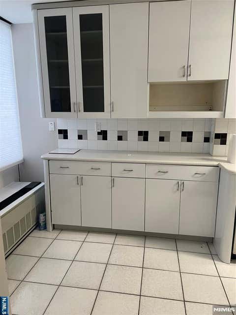 Photo of 300 Winston DR #619, Cliffside Park, NJ 07010 (MLS # 26024819)