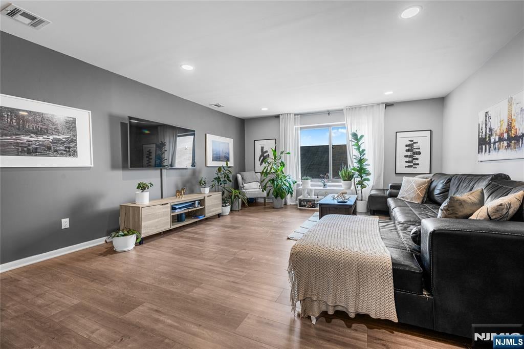 7430 Kennedy Boulevard 304