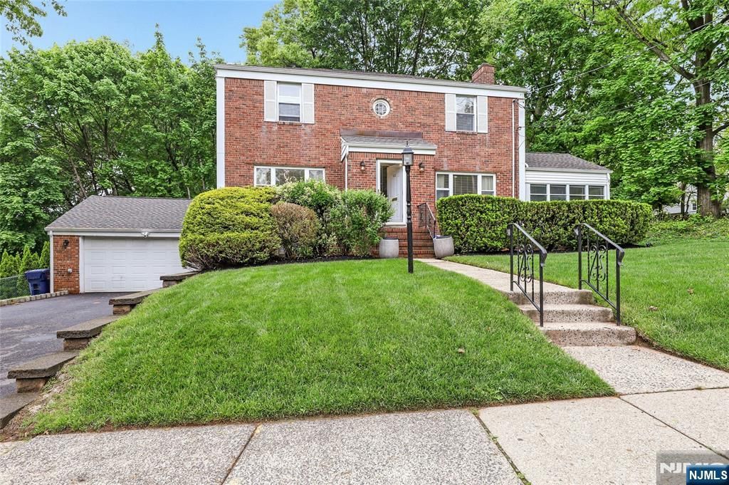 Photo of 400 Central Avenue, Hackensack, NJ 07601 (MLS # 25011441)