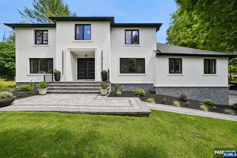 Photo of 36 Ivy Place, Wayne, NJ 07470 (MLS # 26020278)