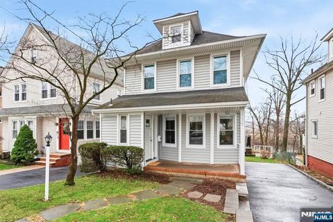 Photo of 117 Overpeck Avenue, Ridgefield Park, NJ 07660 (MLS # 26025350)