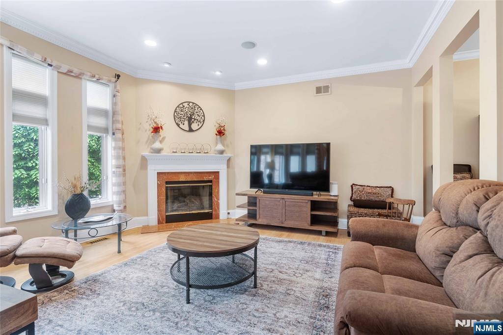 103 Hudson Cove