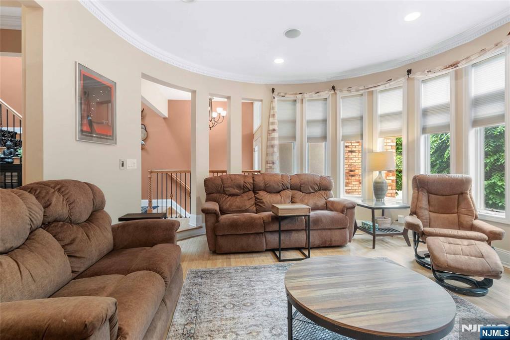 103 Hudson Cove