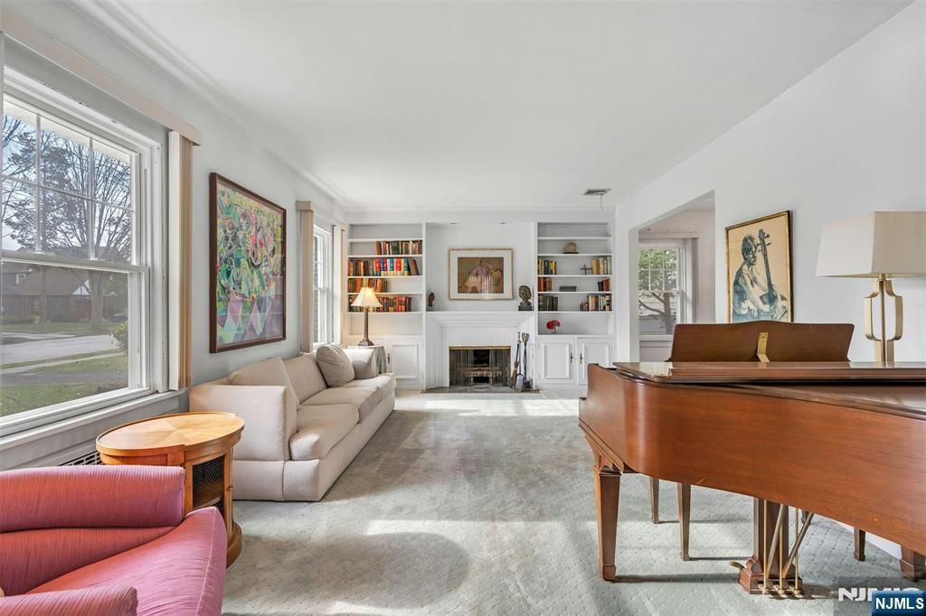 Photo of 1342 Pennington Road, Teaneck, NJ 07666 (MLS # 26006291)