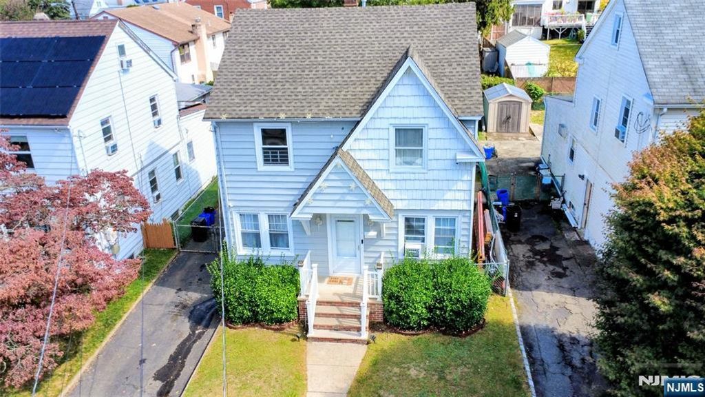 Photo of 154 Carpenter Street, Belleville, NJ 07109 (MLS # 25034784)
