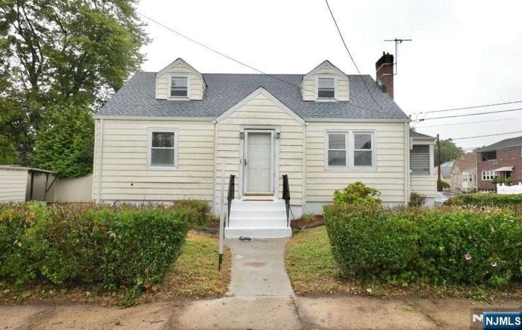 Photo of 65 Baldwin Place, Belleville, NJ 07109 (MLS # 25034610)