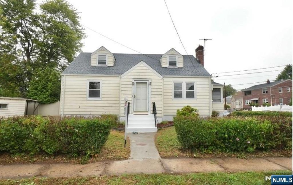 Photo of 65 Baldwin Place, Belleville, NJ 07109 (MLS # 25034610)