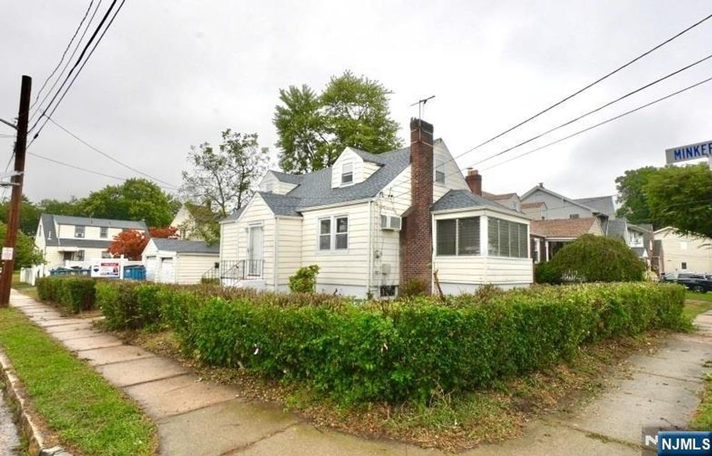 Photo of 65 Baldwin Place, Belleville, NJ 07109 (MLS # 25034610)
