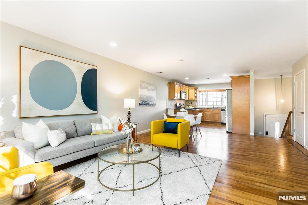 102 Montgomery Street 7