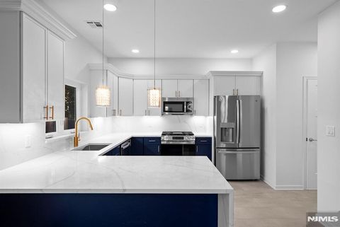 410 Morris Place Roselle NJ 07203