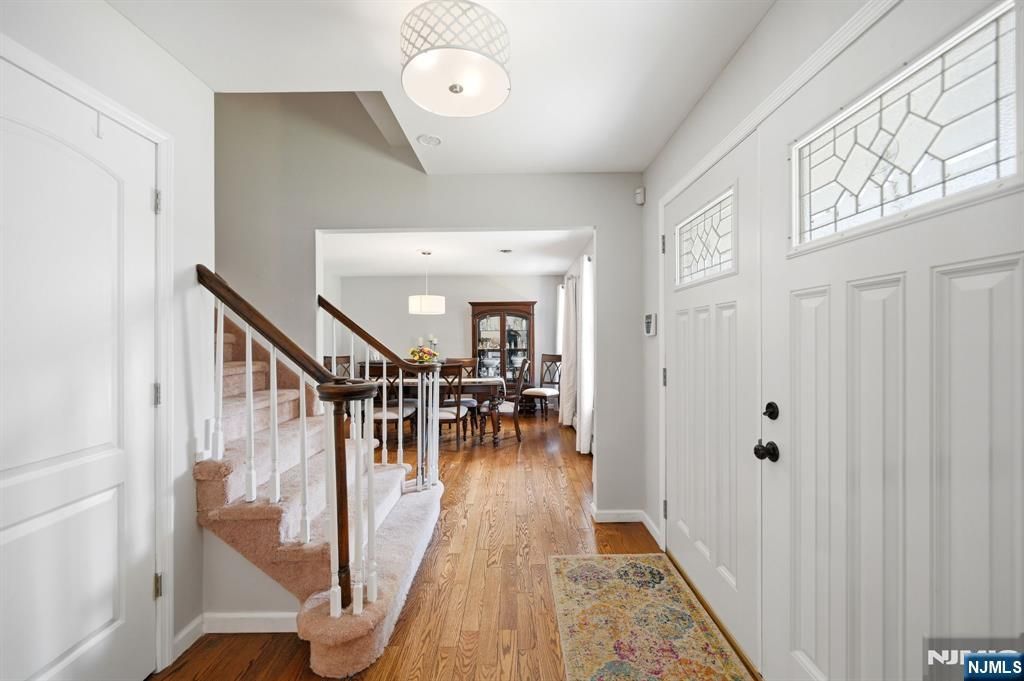 Photo of 11 Osborne Court, Mahwah, NJ 07430 (MLS # 26001876)