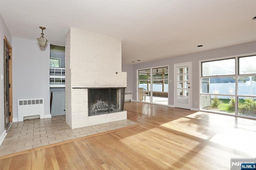 Homes for Sale in Northern NJ | ThisIsRiverEdge.com 27 BRIARCLIFF Road